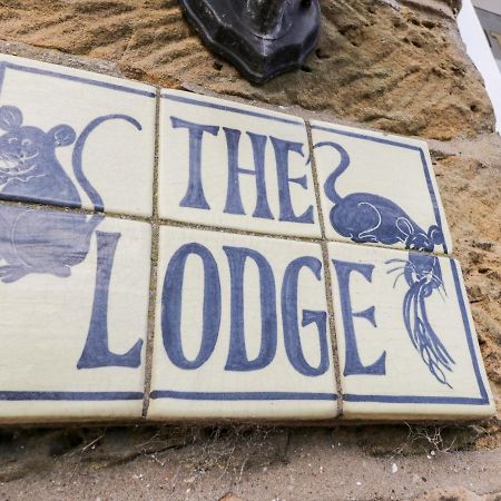 וויטבי The Lodge מראה חיצוני תמונה